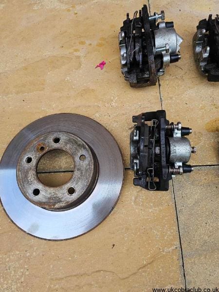 XJ40 Brake calipers front & rear - Image 2