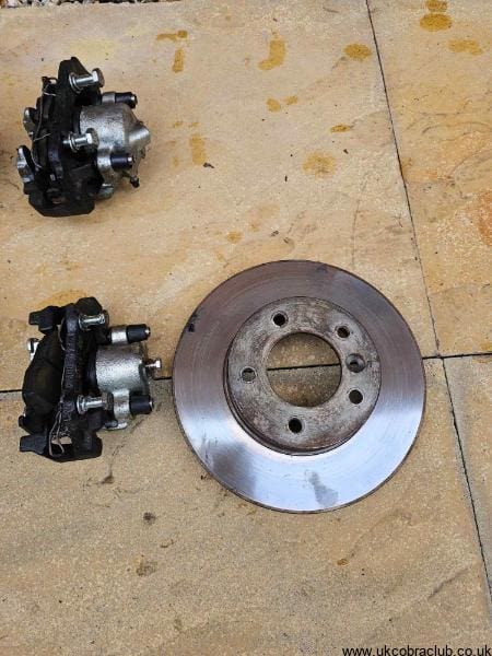 XJ40 Brake calipers front & rear - Image 5
